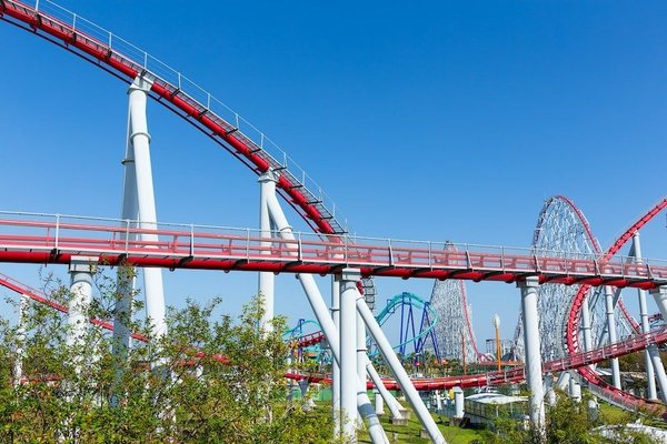 Les colonies de vacances parc d'attractions : quels en sont les avantages ?